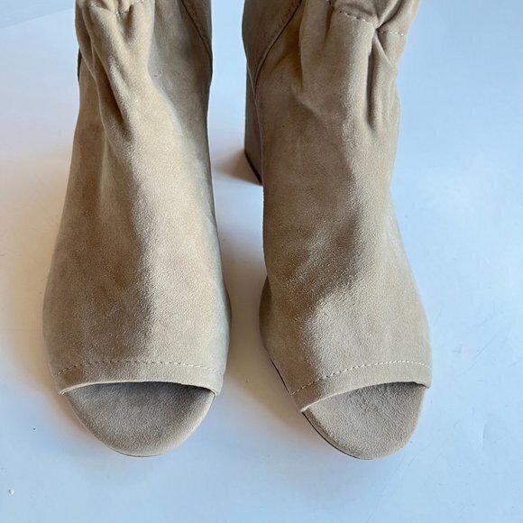 NEW‎ SPLENDID Rayna Suede Peep Toe Camel Bootie Ankle Boots Heeled Womens - Picture 4 of 9